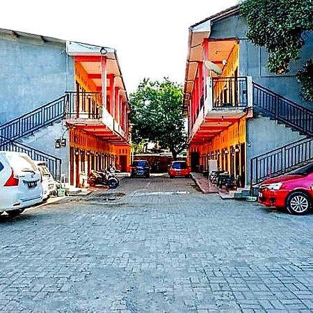 Oyo 91476 Srikaya Hotel 3 Pekalongan Εξωτερικό φωτογραφία