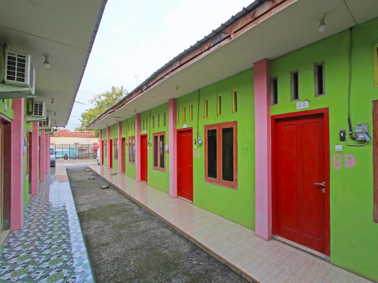 Oyo 91476 Srikaya Hotel 3 Pekalongan Εξωτερικό φωτογραφία